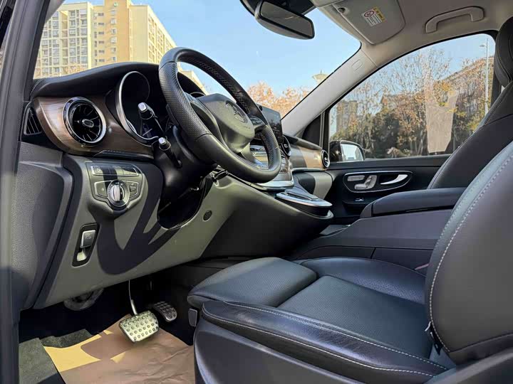 Mercedes-Benz V-Class 2022 2022款 V 260 尊贵版