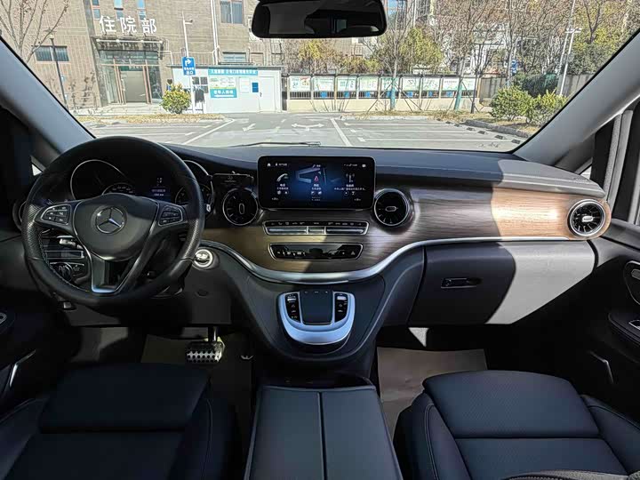 Mercedes-Benz V-Class 2022 2022款 V 260 尊贵版