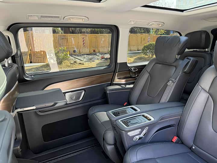 Mercedes-Benz V-Class 2022 2022款 V 260 尊贵版