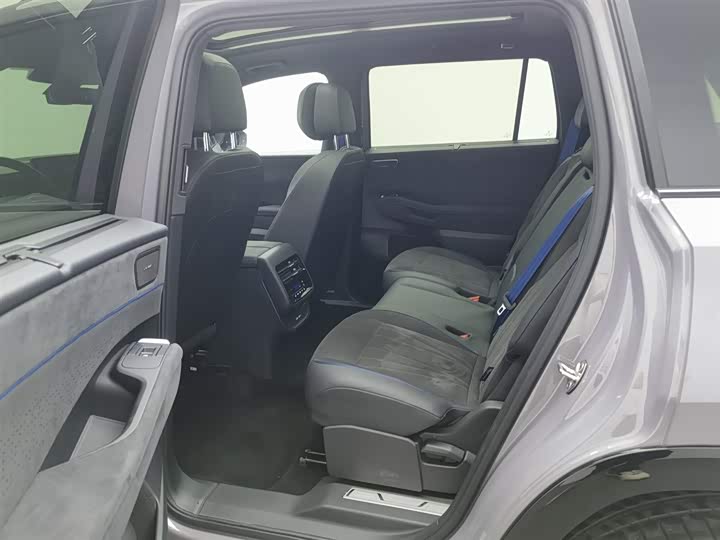 Volkswagen Teramont Pro 2025 2025款 途昂 Pro 450TSI 四驱登峰版