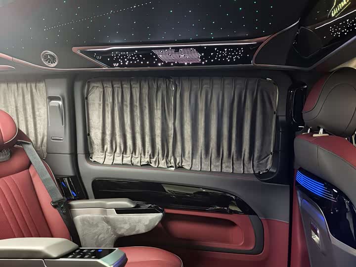 Mercedes-Benz Vito 2024 2024款 2.0T 商务版 7座