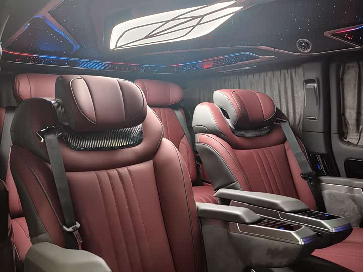 Mercedes-Benz Vito 2024 2024款 2.0T 商务版 7座