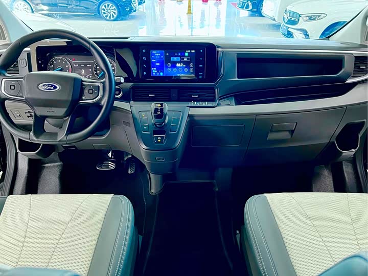 Ford Transit 2024 2024款 2.0T 汽油自动中轴中顶商旅型Bus豪华版7/8/9座