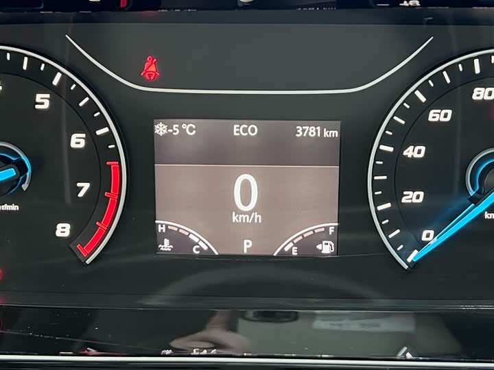 Ford Transit 2024 2024款 2.0T 汽油自动中轴中顶商旅型Bus豪华版7/8/9座