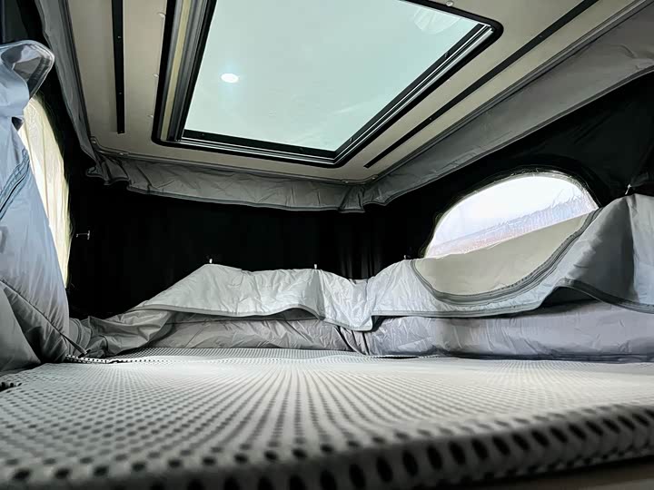 Ford Transit 2024 2024款 2.0T 汽油自动中轴中顶商旅型Bus豪华版7/8/9座