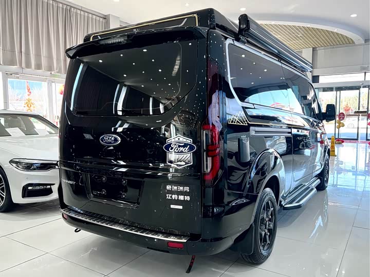 Ford Transit 2024 2024款 2.0T 汽油自动中轴中顶商旅型Bus豪华版7/8/9座