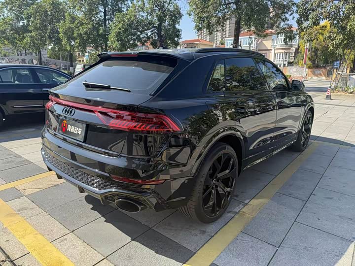 Audi RS Q8 2025 2025款 RS Q8 4.0T performance
