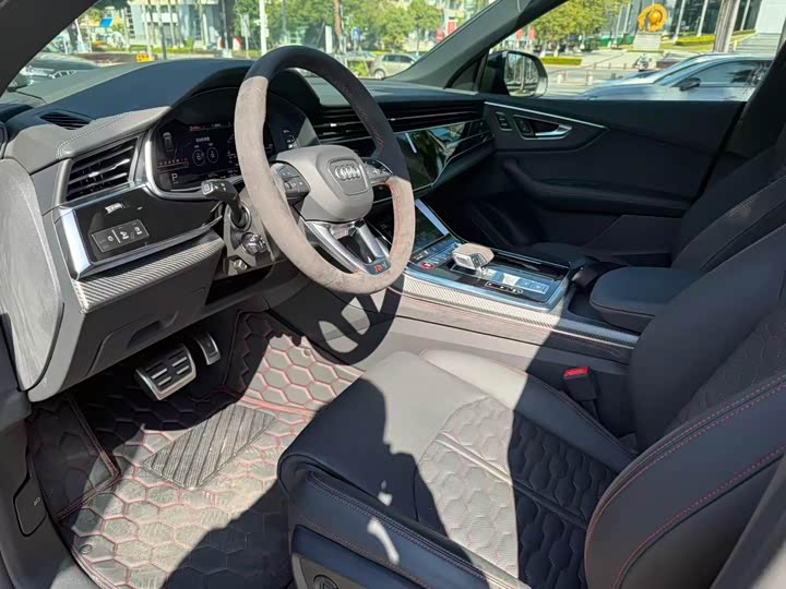 Audi RS Q8 2025 2025款 RS Q8 4.0T performance