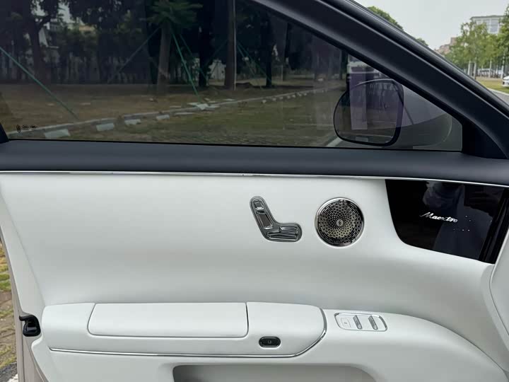 Maextro S800 2025 2025款 增程 星辉行政版 4座