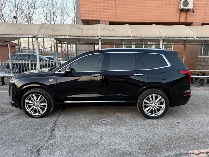 Cadillac XT6 2022 2022款 2.0T 七座四驱风尚型