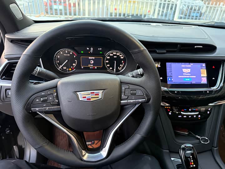 Cadillac XT6 2022 2022款 2.0T 七座四驱风尚型
