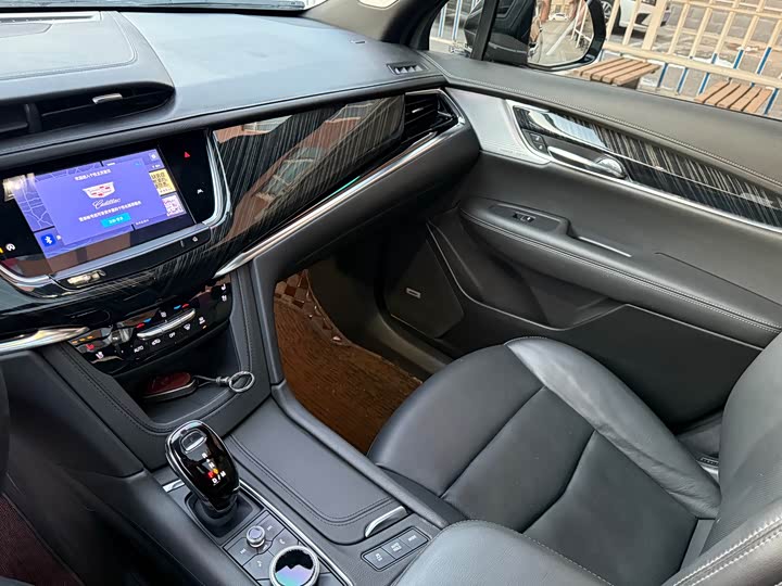 Cadillac XT6 2022 2022款 2.0T 七座四驱风尚型
