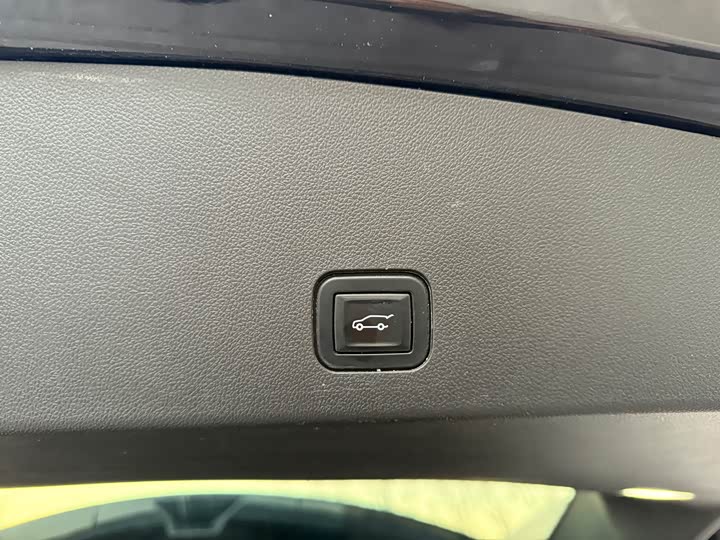 Cadillac XT6 2022 2022款 2.0T 七座四驱风尚型