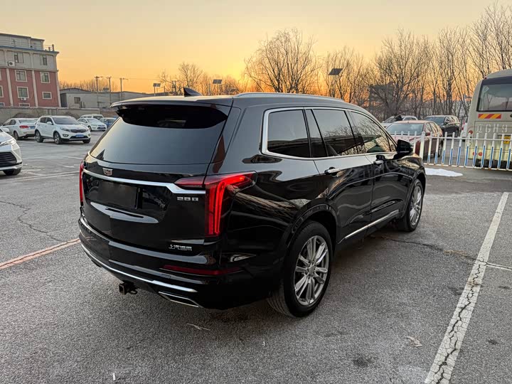 Cadillac XT6 2022 2022款 2.0T 七座四驱风尚型
