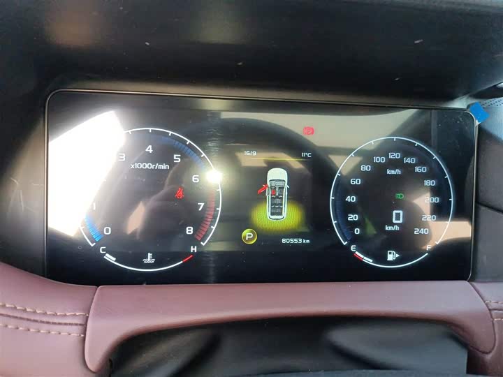 Geely Okavango 2022 2022款 1.8TD 自动尊贵型 7座