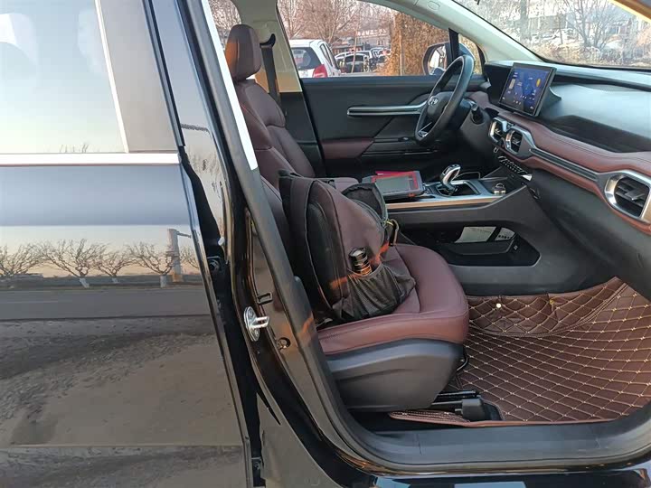 Geely Okavango 2022 2022款 1.8TD 自动尊贵型 7座