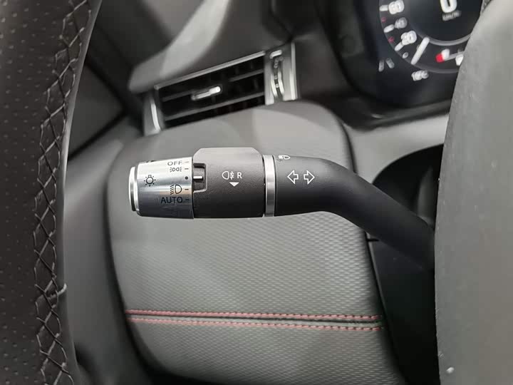 Land Rover Discovery Sport Hybrid 2022 2022款 改款 P300e 插电式电动混合版