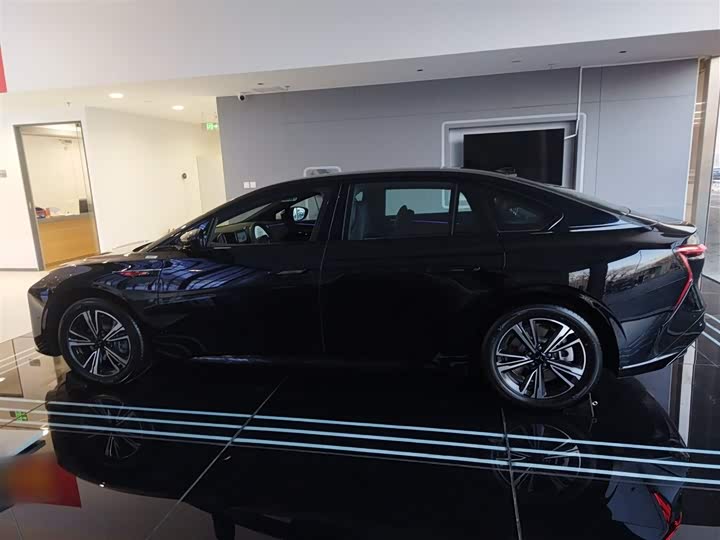 Hongqi EH7 2025 2025款 600 智选版