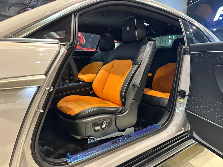 Rolls-Royce Spectre 2024 2024款 标准型