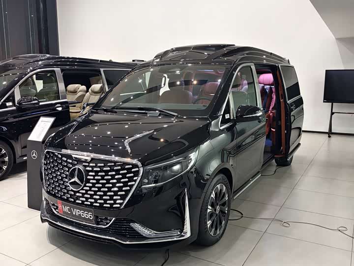 Mercedes-Benz V-Class 2024 2024款 V 300 L 长轴距豪华版