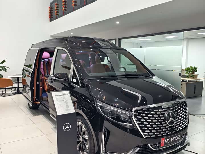 Mercedes-Benz V-Class 2024 2024款 V 300 L 长轴距豪华版
