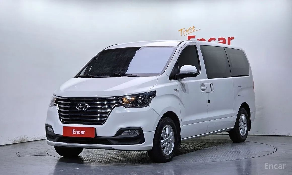 Hyundai Starex 2017 Van 3-Seater
