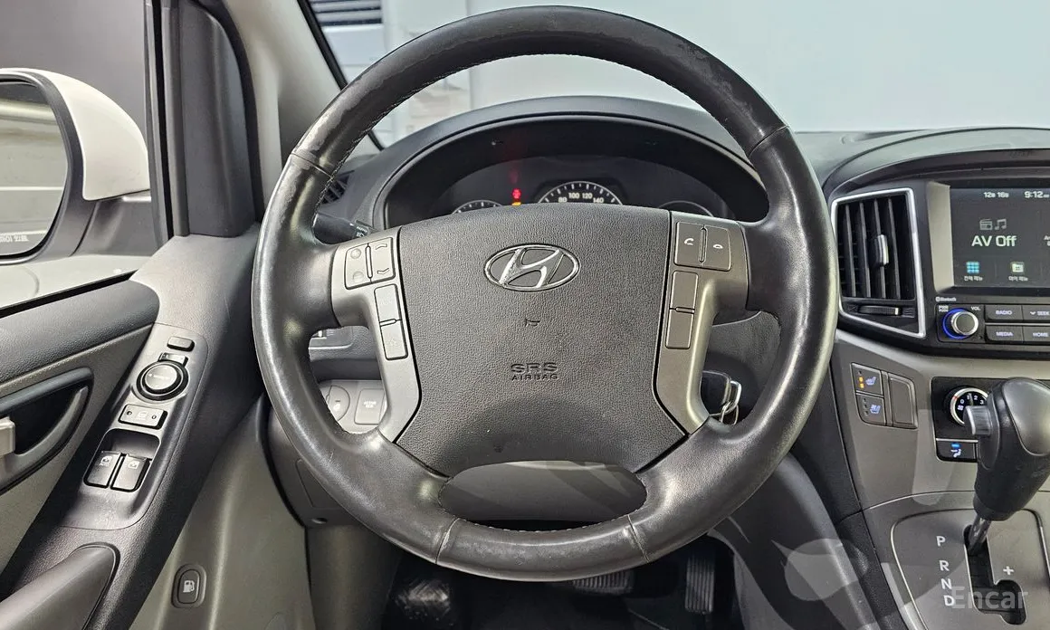 Hyundai Starex 2017 Van 3-Seater