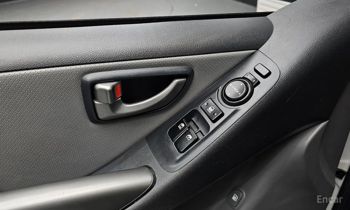 Hyundai Starex 2017 Van 3-Seater