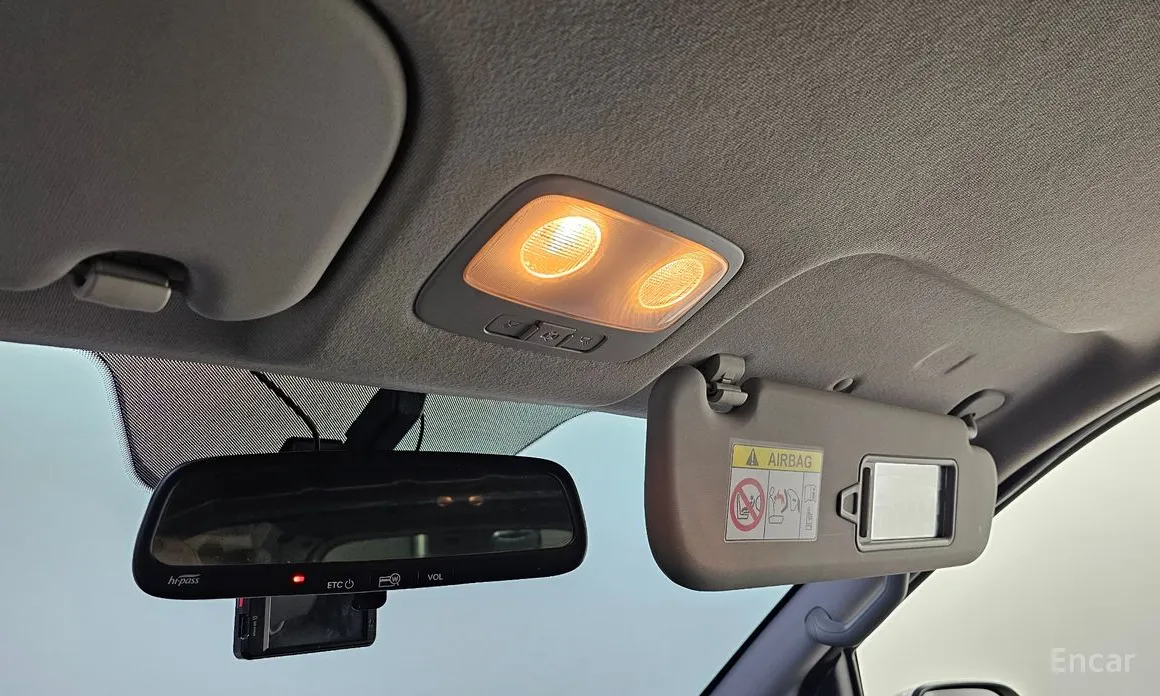 Hyundai Starex 2017 Van 3-Seater