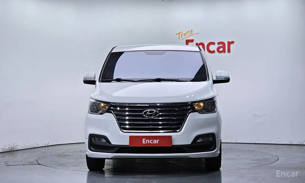 Hyundai Starex 2017 Van 3-Seater