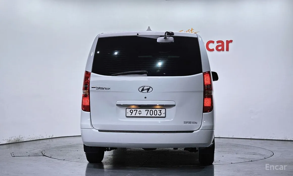 Hyundai Starex 2017 Van 3-Seater