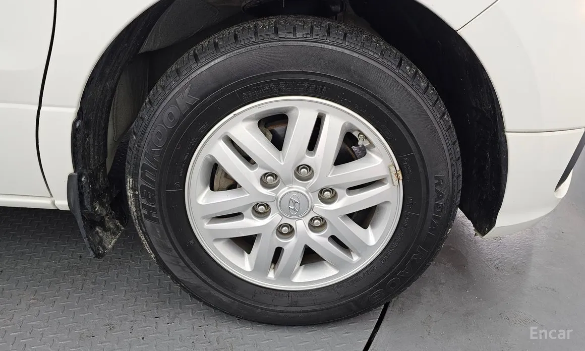 Hyundai Starex 2017 Van 3-Seater