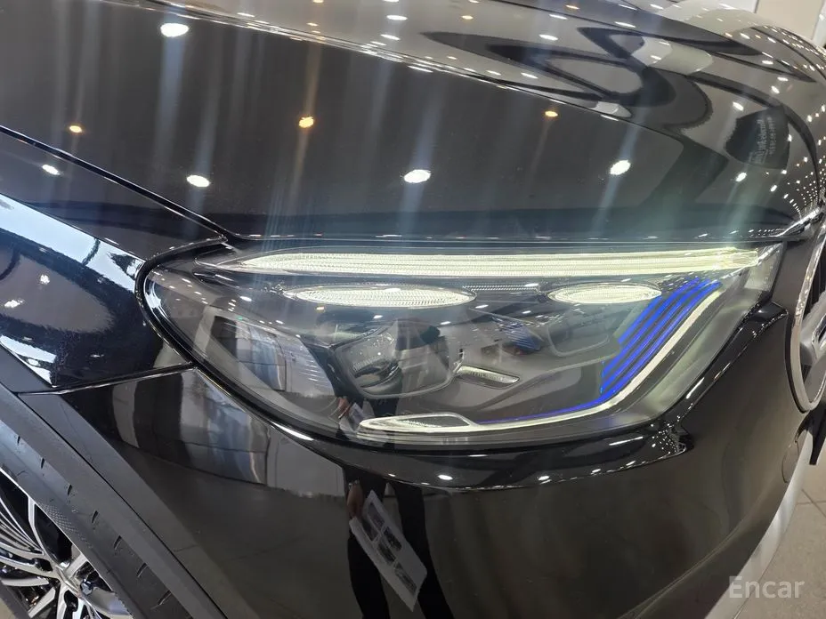 Mercedes-Benz GLC-Class 2023 GLC 300 4MATIC Avantgarde