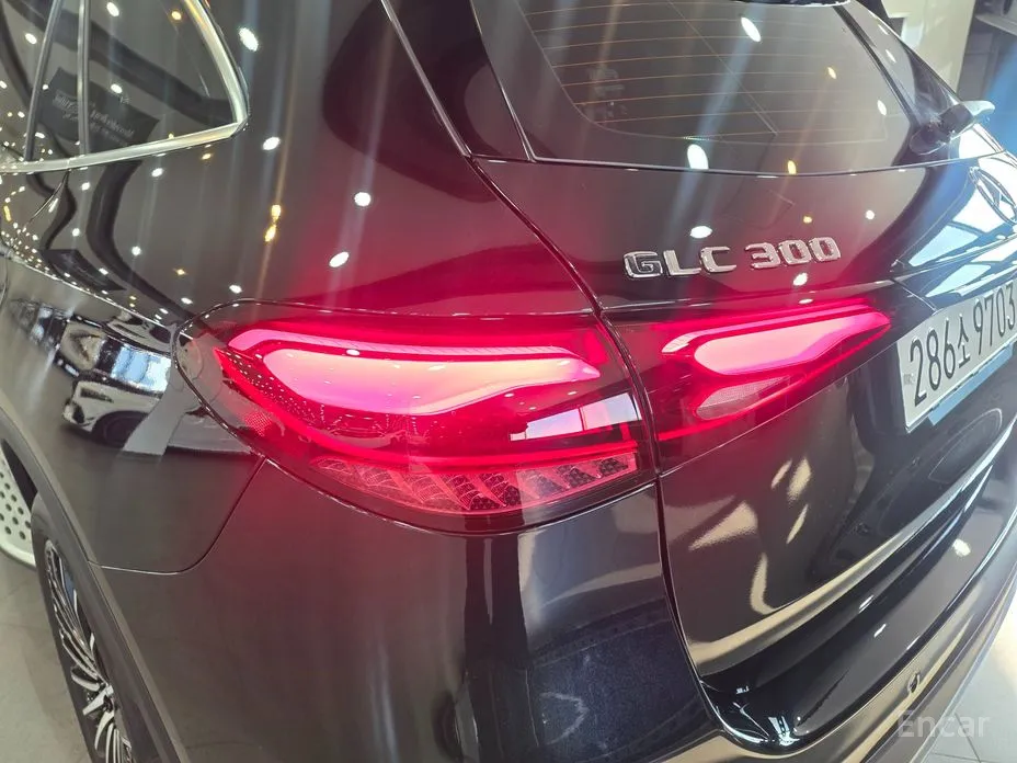 Mercedes-Benz GLC-Class 2023 GLC 300 4MATIC Avantgarde