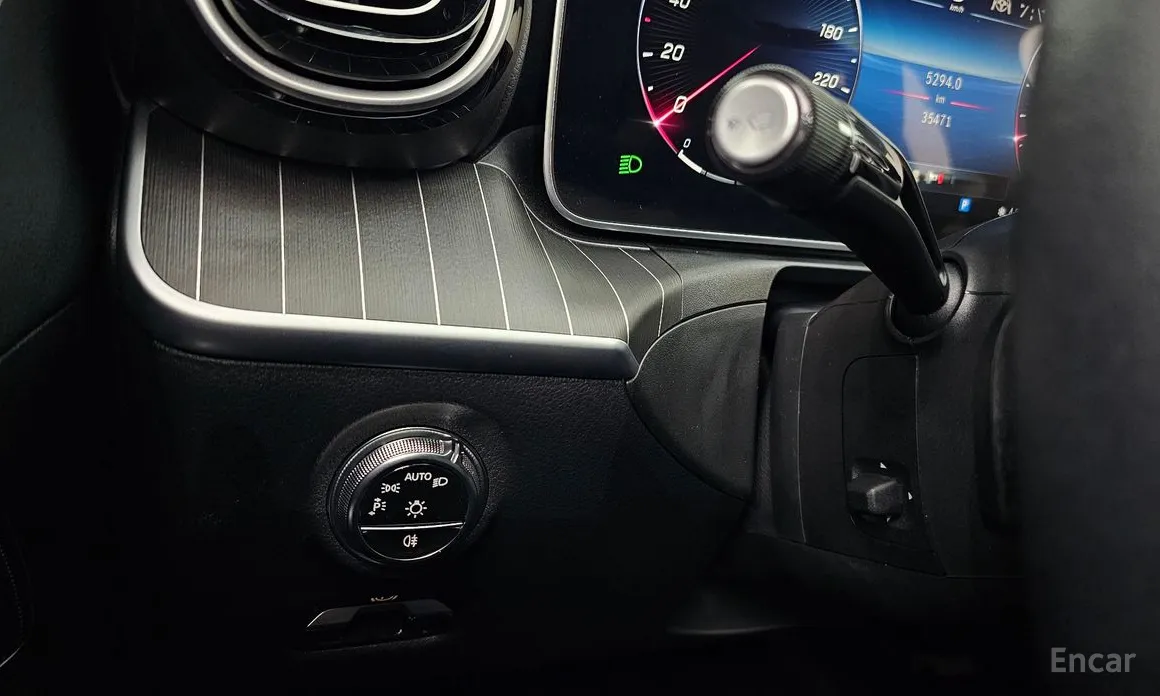 Mercedes-Benz C-Class 2022 C300 4MATIC Avantgarde