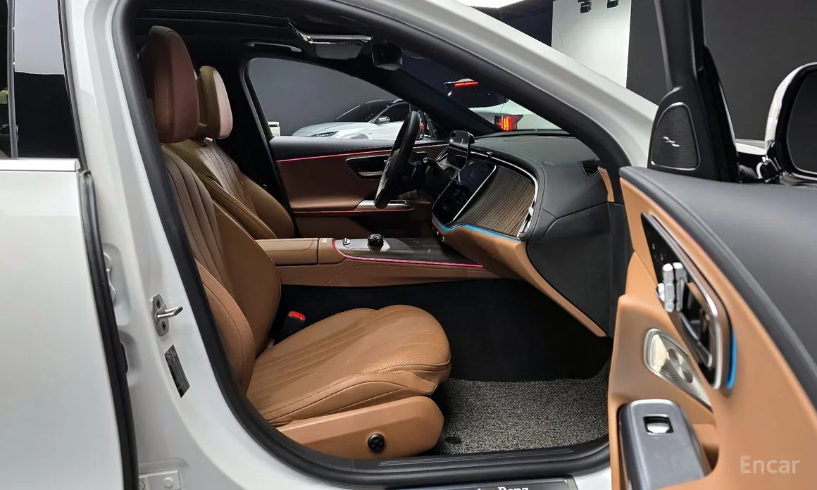 Mercedes-Benz E-Class 2024 E300 4MATIC Exclusive