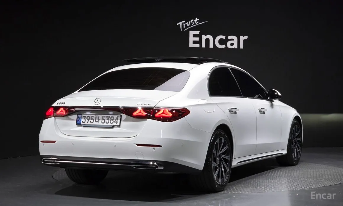 Mercedes-Benz E-Class 2024 E300 4MATIC Exclusive