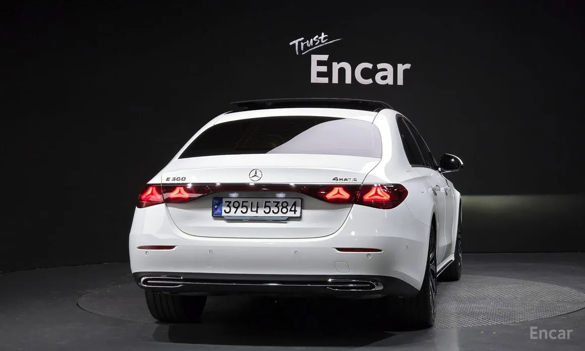 Mercedes-Benz E-Class 2024 E300 4MATIC Exclusive