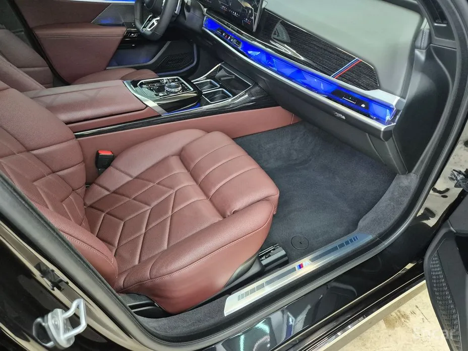 BMW 7 Series 2022 740i xDrive M Sport