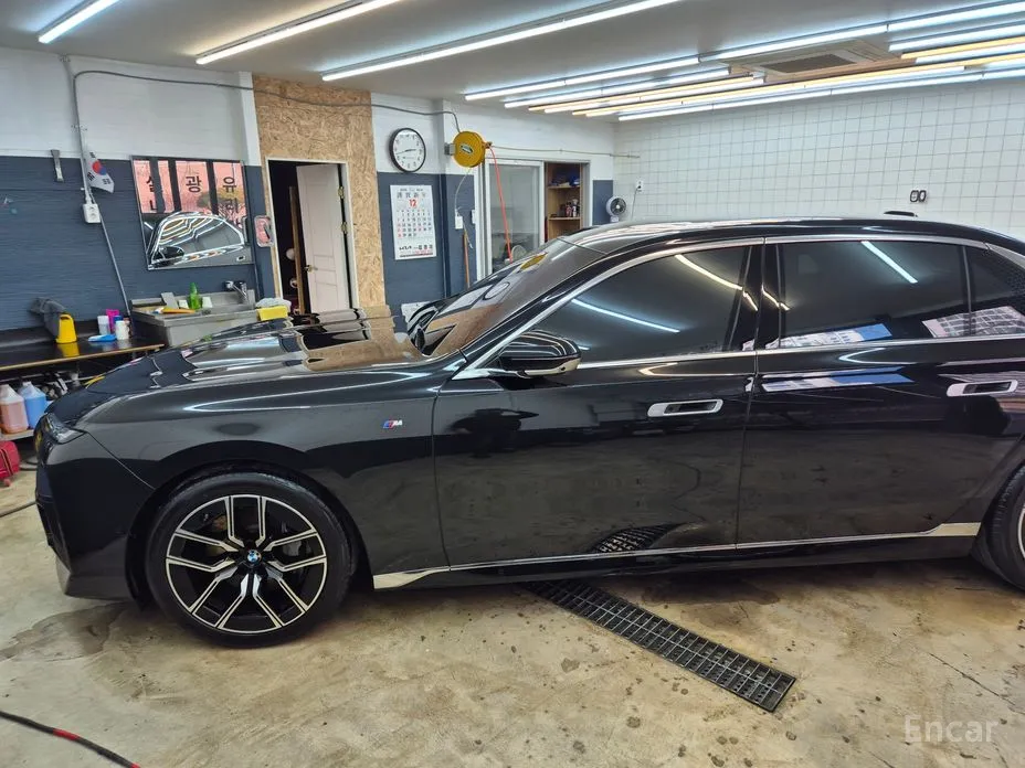 BMW 7 Series 2022 740i xDrive M Sport