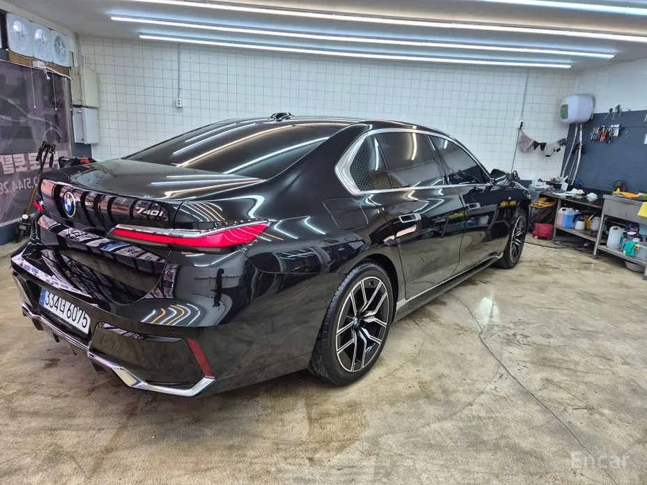 BMW 7 Series 2022 740i xDrive M Sport