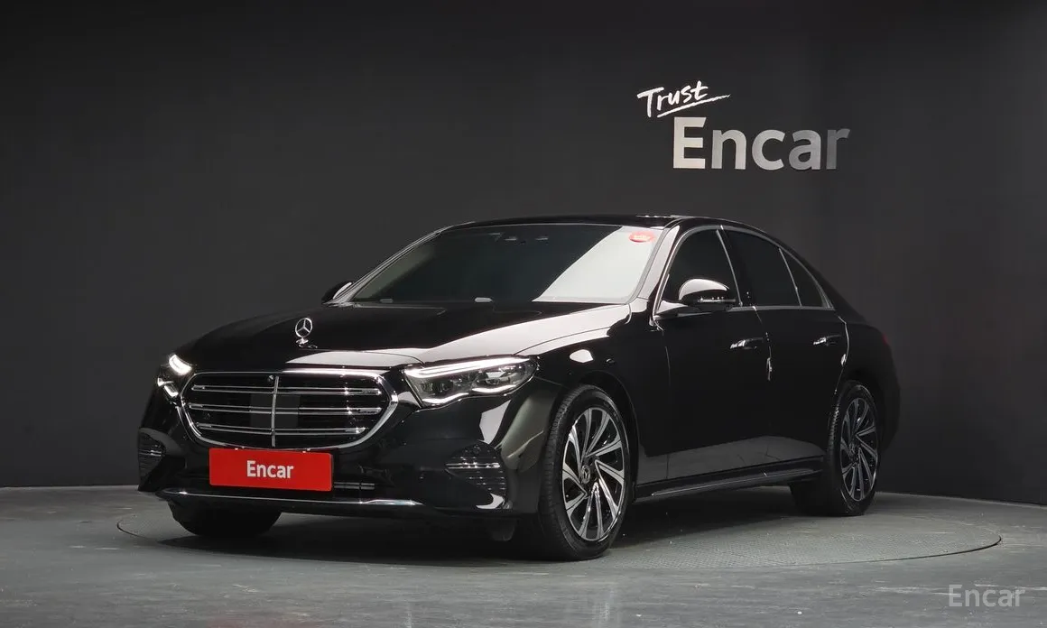 Mercedes-Benz E-Class 2024 E300 4MATIC Exclusive