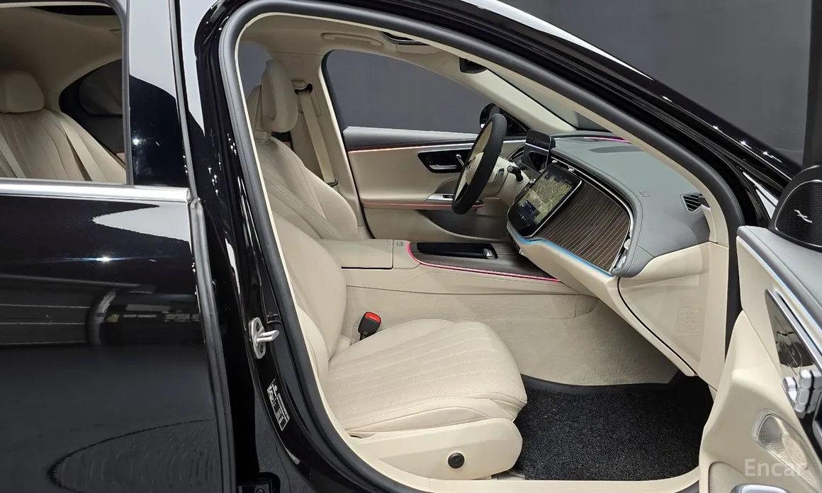 Mercedes-Benz E-Class 2024 E300 4MATIC Exclusive