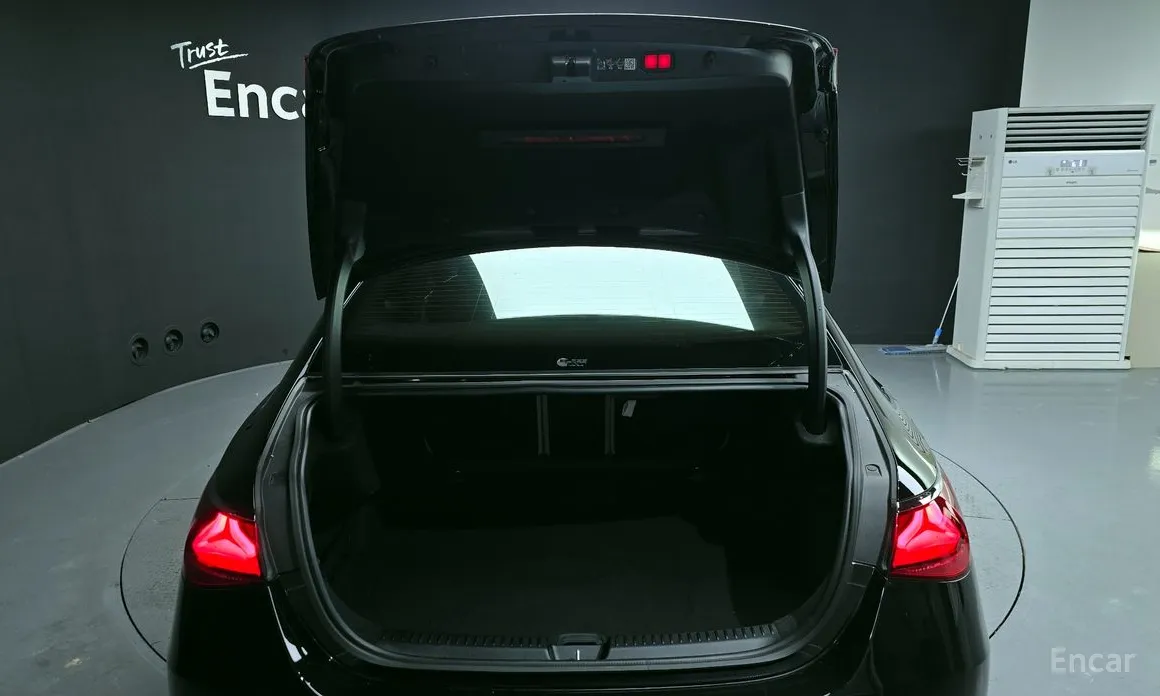 Mercedes-Benz E-Class 2024 E300 4MATIC Exclusive