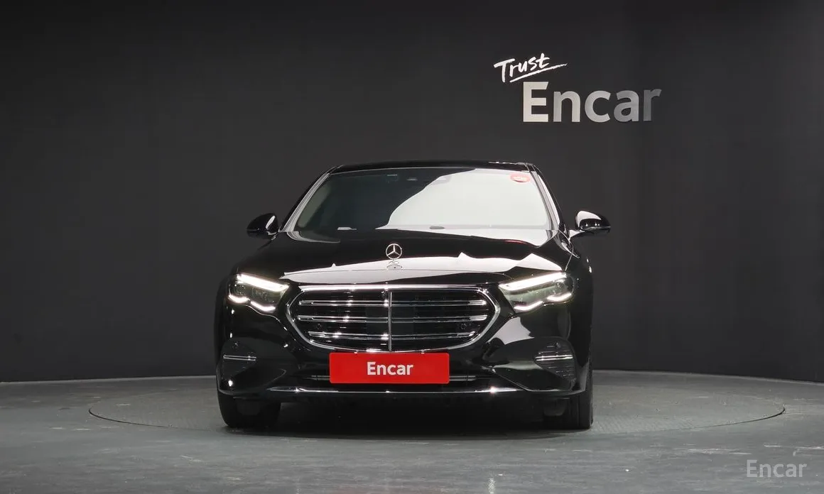 Mercedes-Benz E-Class 2024 E300 4MATIC Exclusive