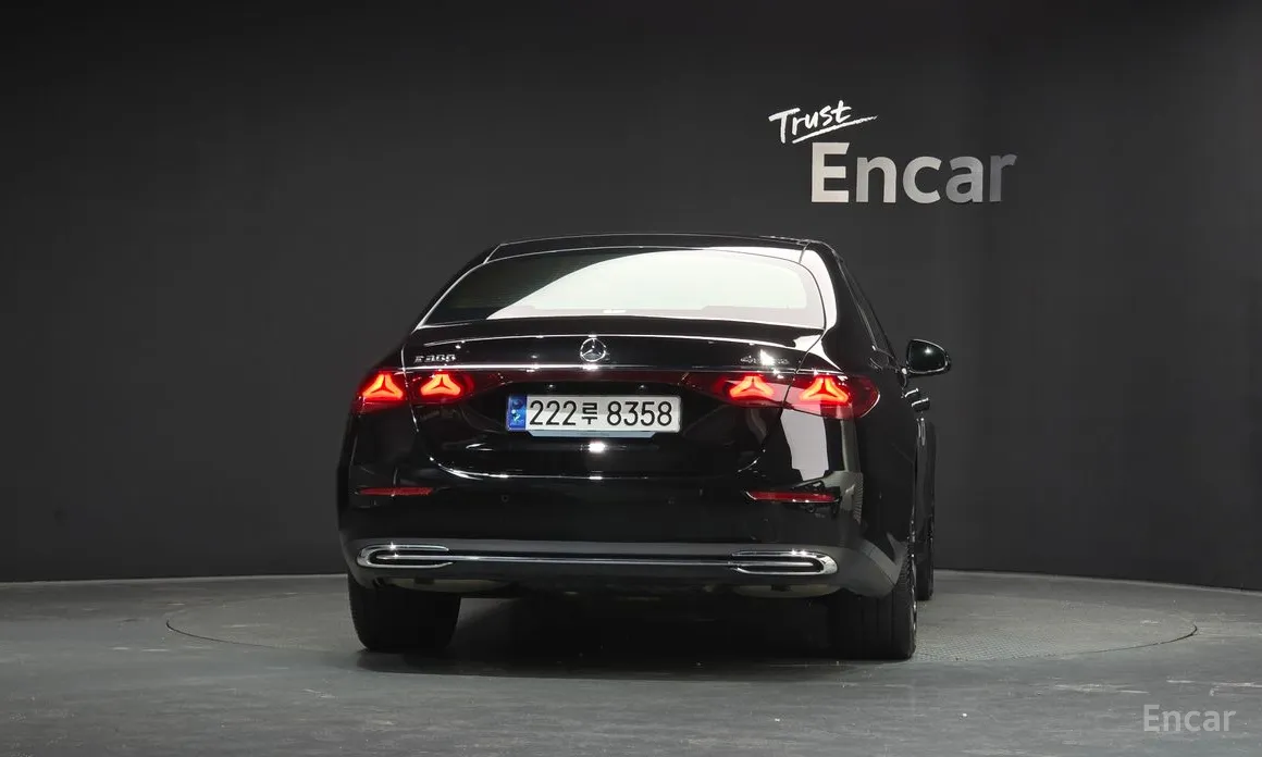 Mercedes-Benz E-Class 2024 E300 4MATIC Exclusive