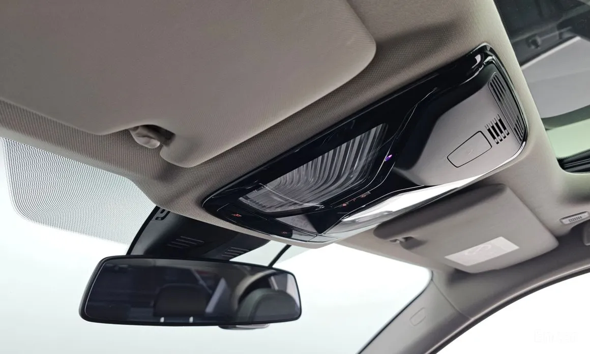 BMW 3 Series 2019 320i