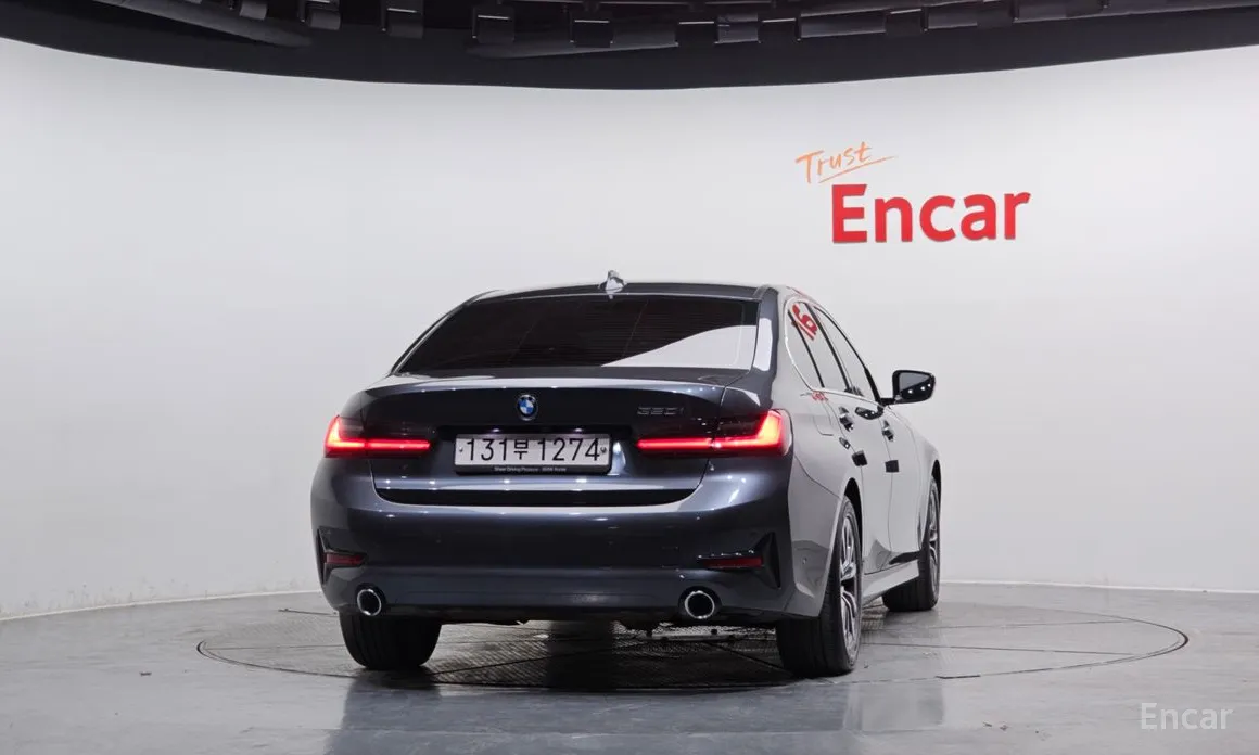 BMW 3 Series 2019 320i