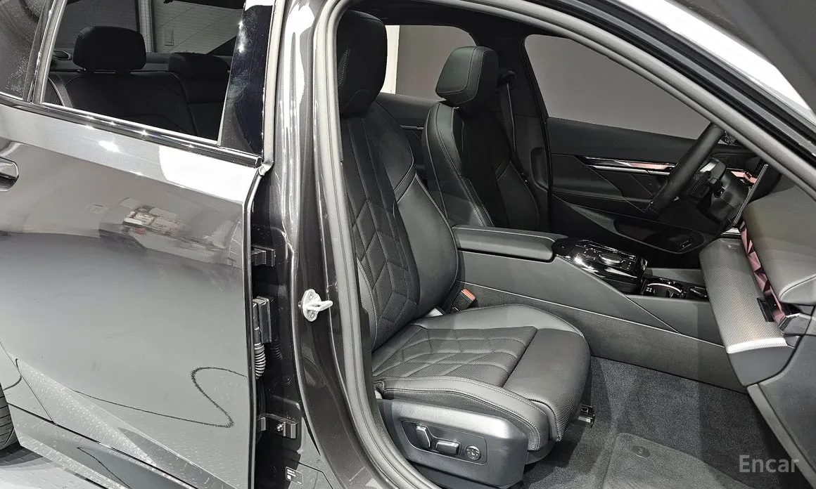 BMW 5 Series 2023 520i Special Edition