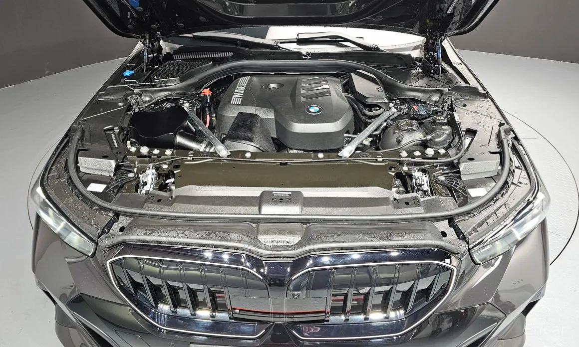 BMW 5 Series 2023 520i Special Edition